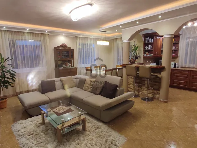 Eladó ház Debrecen, Úrrétje 203 nm