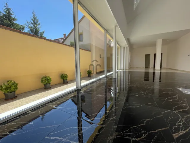 Eladó ház Debrecen, Óváros 187 nm