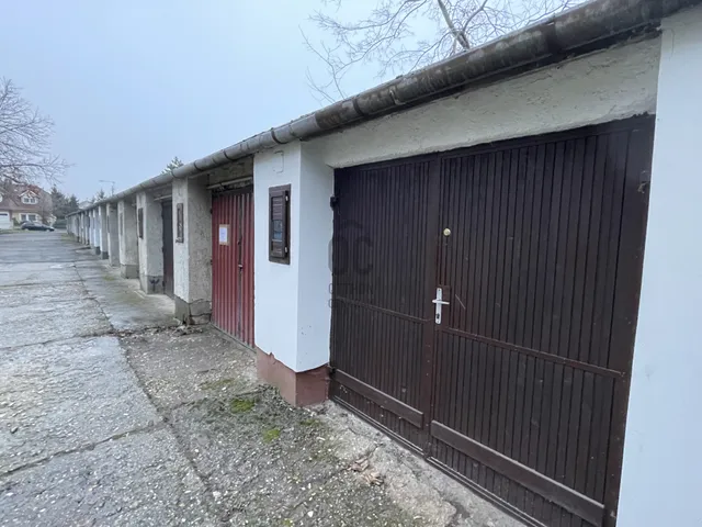 Eladó garázs Debrecen, Vargakert 18 nm