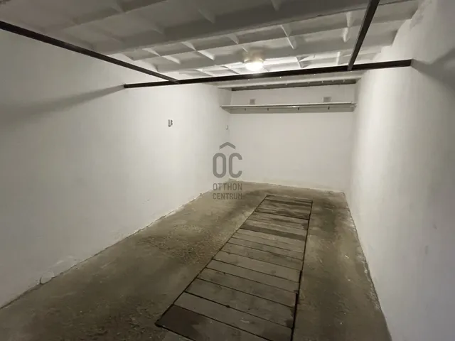 Eladó garázs Debrecen, Vargakert 18 nm