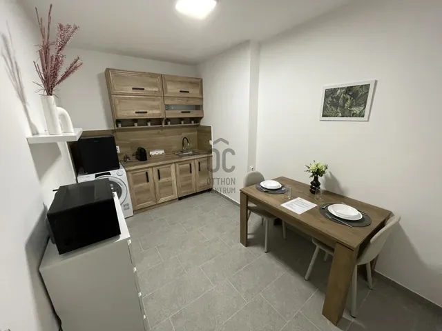 Kiadó ház Debrecen, Óváros 25 nm