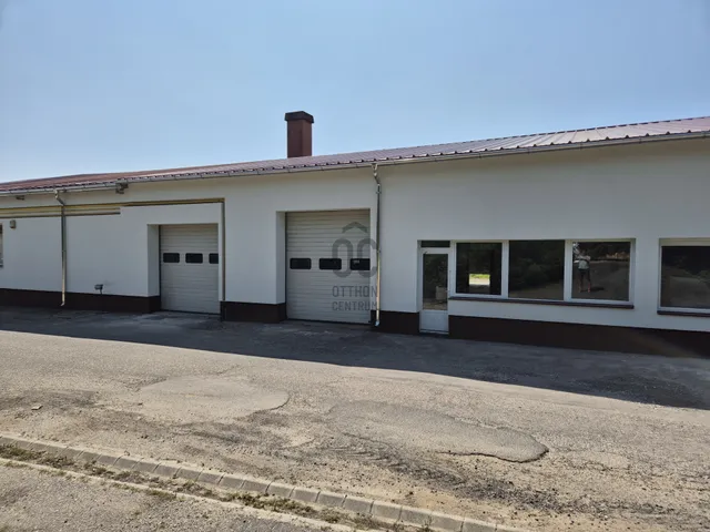 Kiadó kereskedelmi és ipari ingatlan Debrecen, Józsa 300 nm