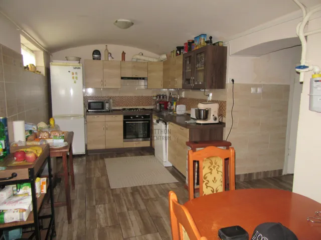 Eladó ház Debrecen, Óváros 250 nm