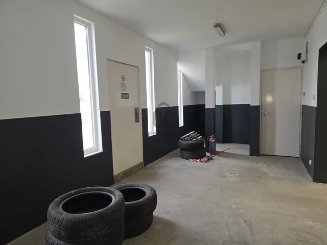 Eladó kereskedelmi és ipari ingatlan Debrecen, Lencztelep 299 nm