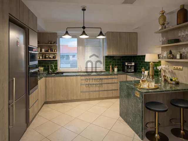 Eladó ház Debrecen, Veres Péter-kert 296 nm