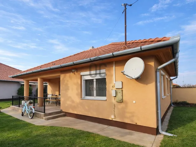 Eladó kereskedelmi és ipari ingatlan Téglás 1043 nm