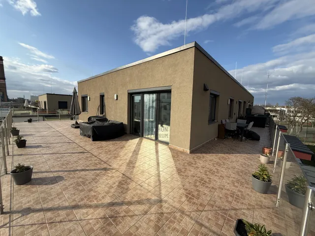 Eladó lakás Debrecen, Belváros 102 nm