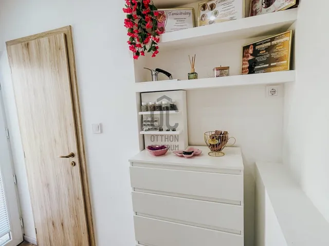 Kiadó kereskedelmi és ipari ingatlan Debrecen, Tócóliget 8 nm