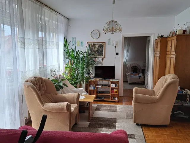 Eladó lakás Debrecen, Széchenyikert 75 nm