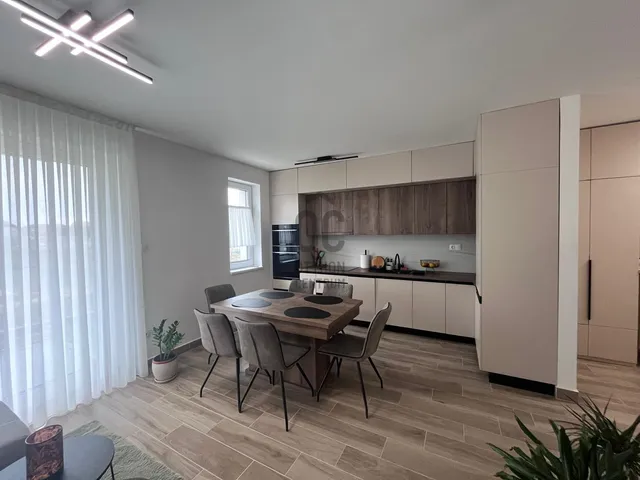 Kiadó lakás Debrecen, Homokkert 61 nm