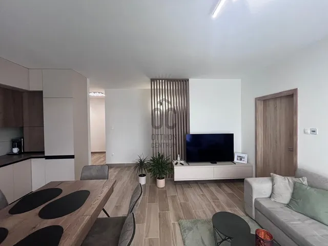 Kiadó lakás Debrecen, Homokkert 61 nm