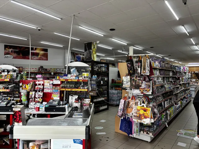 Eladó kereskedelmi és ipari ingatlan Debrecen, Homokkert 297 nm