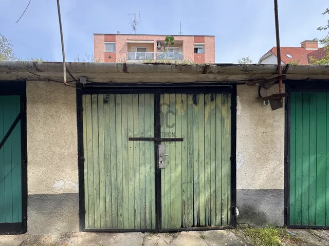 Kiadó garázs Debrecen, Nagyerdő 15 nm