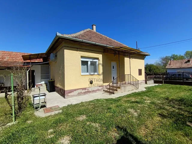 Eladó ház Zsáka 83 nm