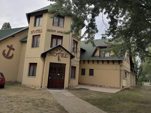 Eladó kereskedelmi és ipari ingatlan Kisköre 1744 nm