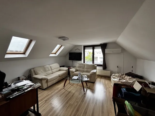 Eladó kereskedelmi és ipari ingatlan Debrecen, Nyulas 231 nm