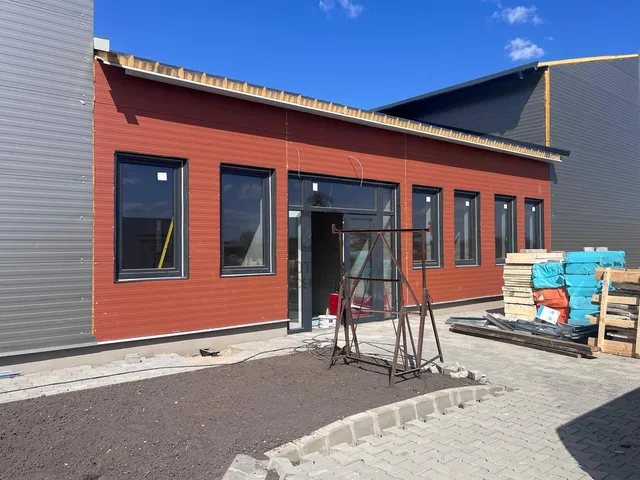 Kiadó kereskedelmi és ipari ingatlan Debrecen 2199 nm