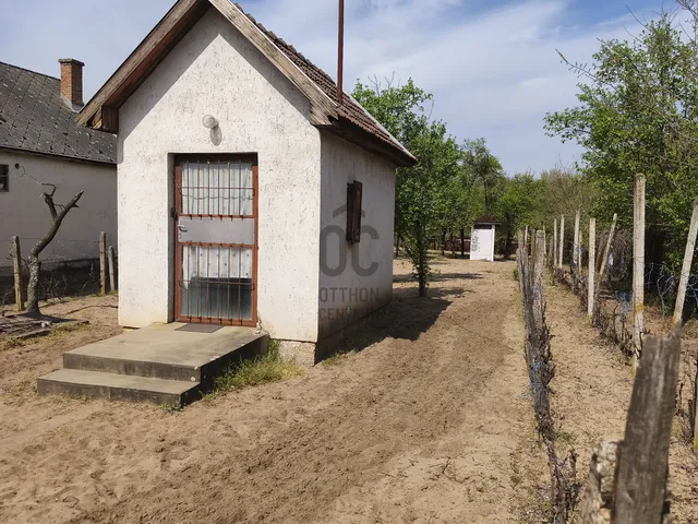 Eladó telek Bocskaikert 820 nm