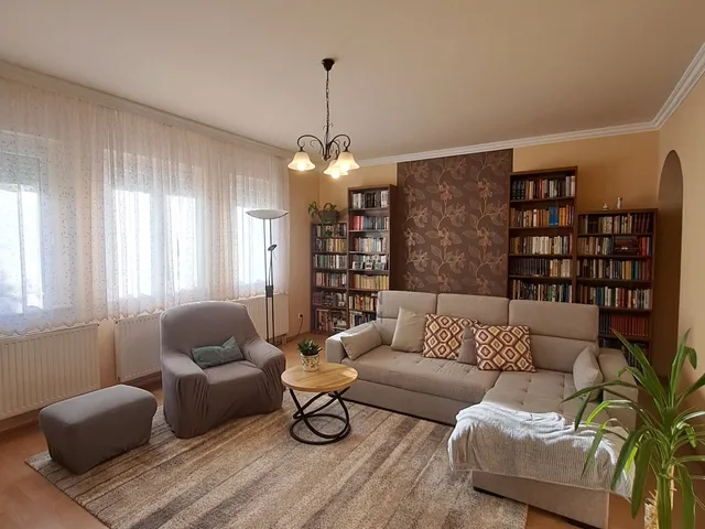 Eladó ház Debrecen, Úrrétje 163 nm