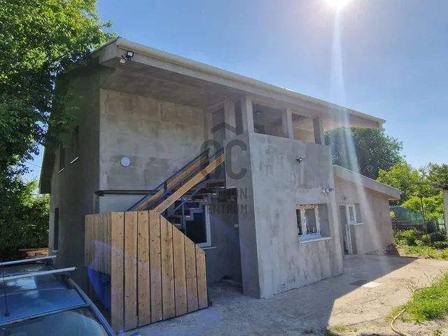 Kiadó ház Debrecen, Biczó István-kert 130 nm