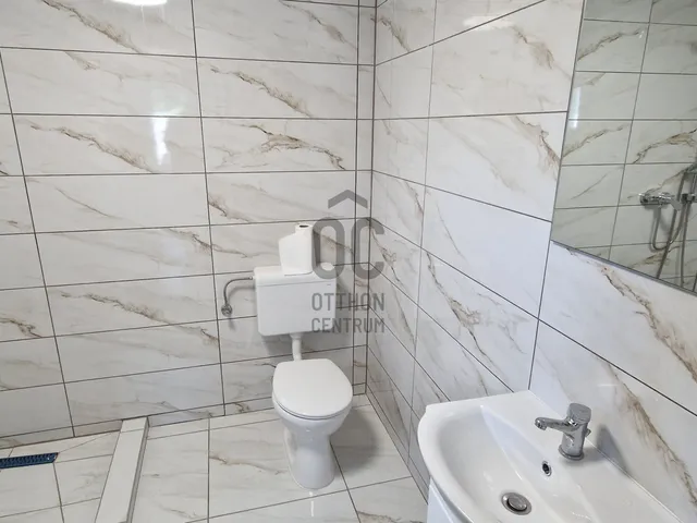 Kiadó ház Debrecen, Biczó István-kert 130 nm