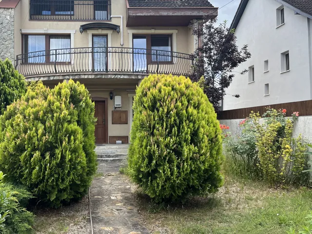 Eladó ház Debrecen, Szabadságtelep 240 nm