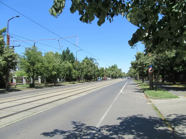 Eladó garázs Debrecen, Nagyerdő 18 nm
