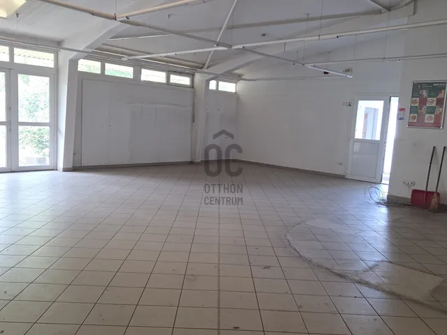 Kiadó kereskedelmi és ipari ingatlan Debrecen, Tócóliget 2000 nm