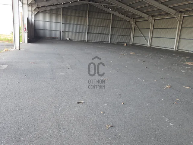 Kiadó kereskedelmi és ipari ingatlan Debrecen, Tócóliget 2000 nm