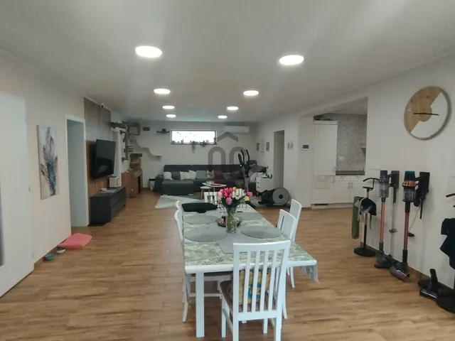 Kiadó ház Debrecen, Tégláskert 338 nm