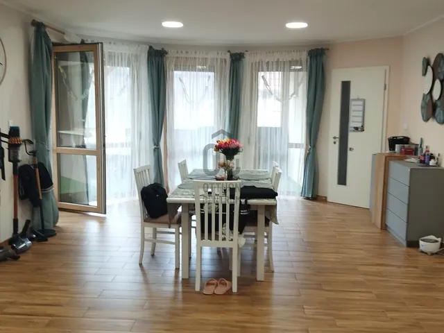 Kiadó ház Debrecen, Tégláskert 338 nm
