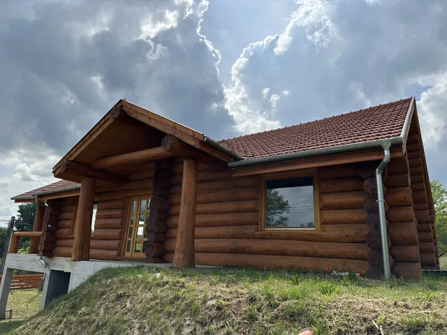 Eladó ház Domony 135 nm