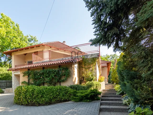 Eladó ház Szada 180 nm