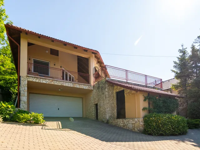 Eladó ház Szada 180 nm