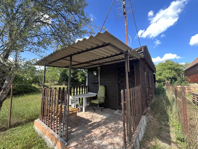 Eladó telek Palotás 682 nm