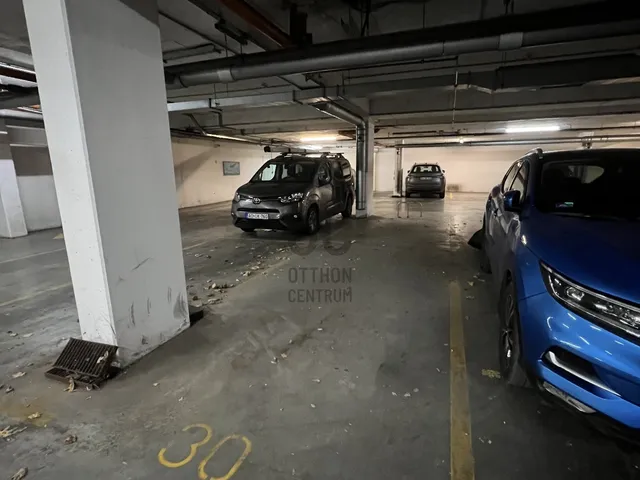 Eladó garázs Budapest IX. kerület, Középső Ferencváros 12 nm