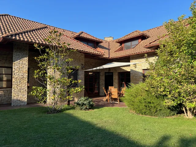 Eladó ház Mogyoród 318 nm