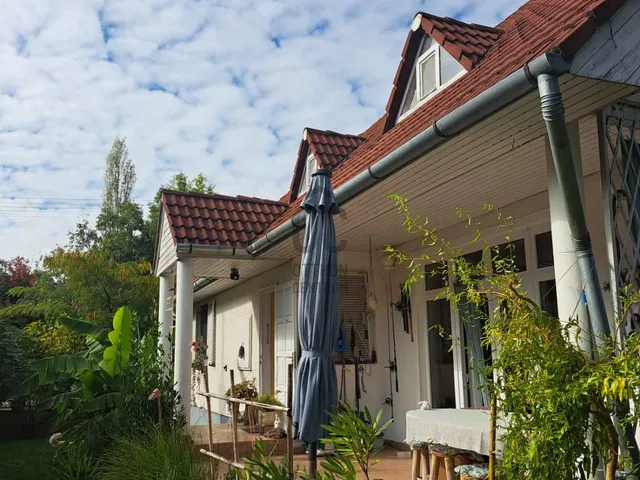 Eladó ház Balatonudvari 260 nm