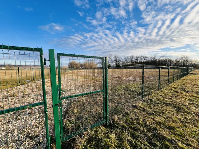 Eladó telek Győr 7000 nm