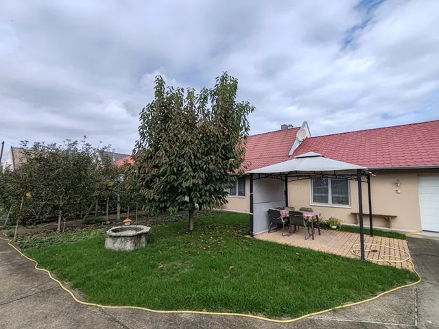 Eladó ház Győr, Révfalu 160 nm