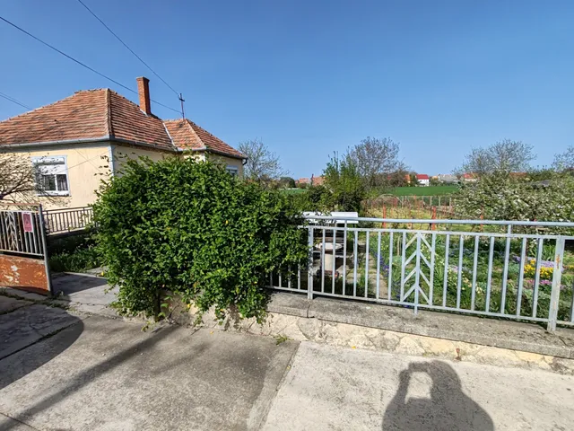 Eladó ház Nyúl 140 nm
