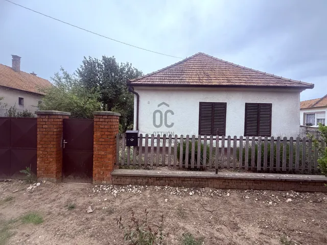 Eladó ház Tét 90 nm
