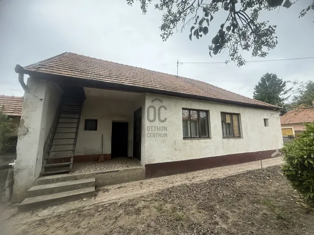 Eladó ház Tét 90 nm