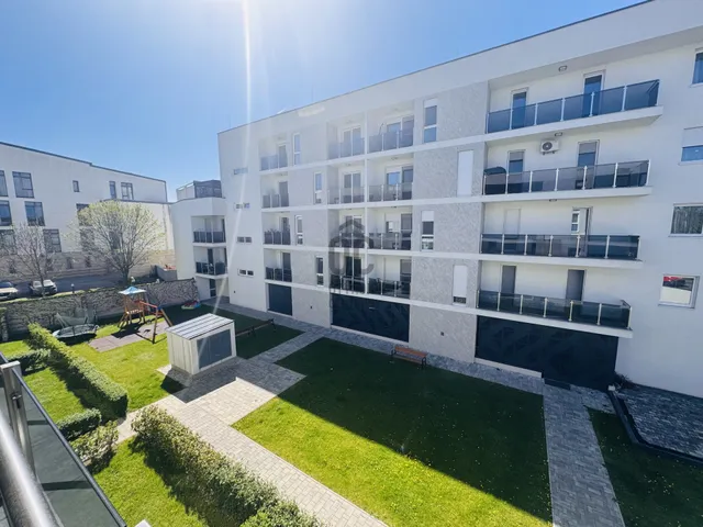 Eladó kereskedelmi és ipari ingatlan Győr 800 nm