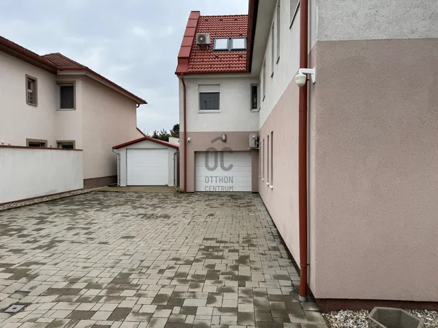 Eladó kereskedelmi és ipari ingatlan Győr 450 nm