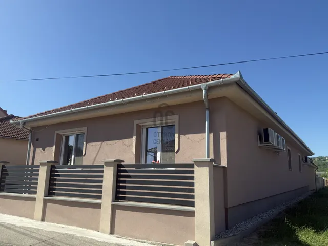 Eladó ház Nyúl 130 nm
