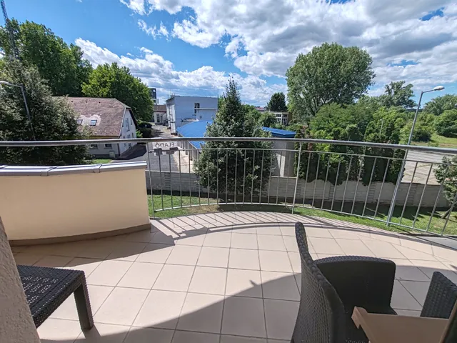 Eladó lakás Győr 73 nm