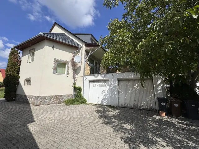 Eladó ház Győrzámoly 180 nm