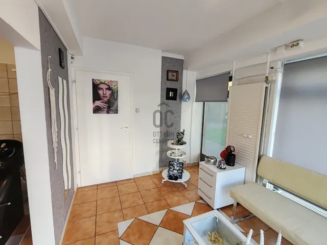 Eladó kereskedelmi és ipari ingatlan Győr 45 nm