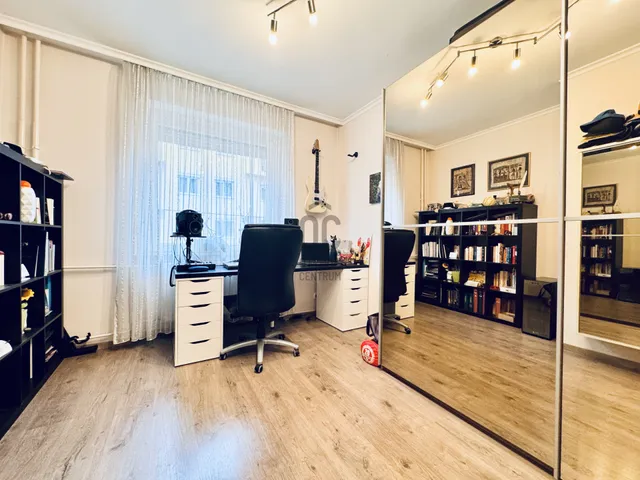 Eladó lakás Győr, Nádorváros 94 nm